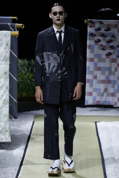 Look 28